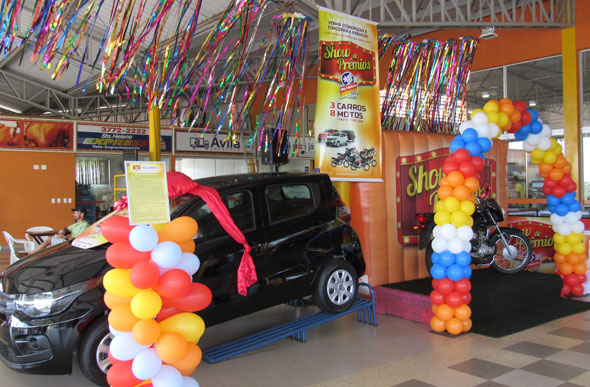 Três carros serão sorteados na inauguração da nova loja / Foto: Divulgação/Sta. Helena