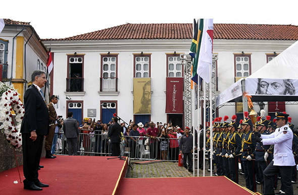 Vários agraciados receberam a Medalha da Inconfidência nessa quinta-feira(21) em Ouro Preto /Foto: Divulgação