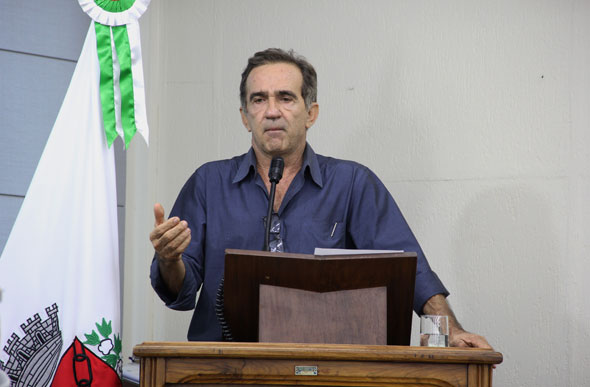 Presença de Arnaldo Nogueira foi convocada pelo vereador João Evangelista (PSDB), diante dos problemas de falta de água / Foto: Ascom Câmara