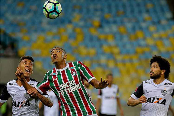 Galo sofre com bolas aéreas e perde para o Fluminense, ficando mais longe do G-6/Foto: Divulgação