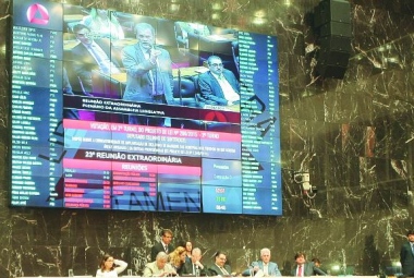 Debate. Assembleia Legislativa de Minas Gerais teve sessão agitada ontem para votar orçamento/Foto:OT