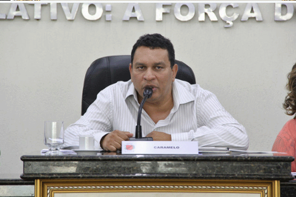 Presidente da Câmara Cláudio Caramelo colocará em pauta o projeto que acaba com a verba indenizatória/Foto: Divulgação