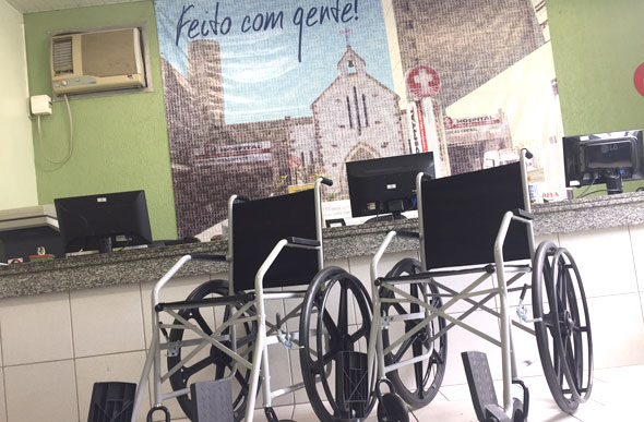 HNSG ganha duas cadeiras de rodas em campanhas: Lacre Solidário e Troco Solidário / Foto: Ascom HNSG