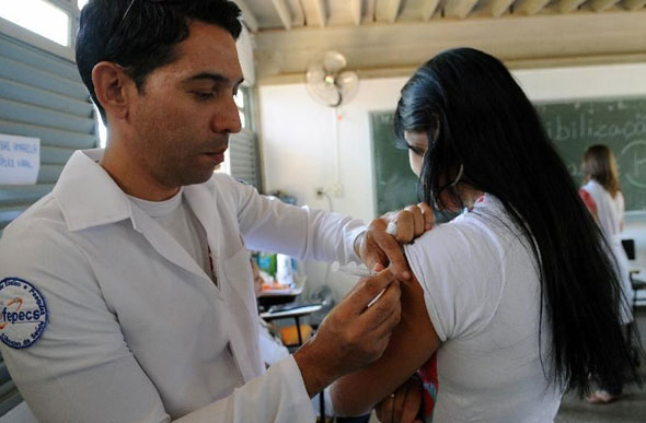SES-MG garantiu vacinas contra febre amarela nas regiões em alerta da doença no Estado / Foto: Agência Brasil