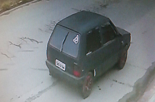 Carro Fiat/Uno usado no crime / Foto: Enviada por leitor / via WhatsApp 