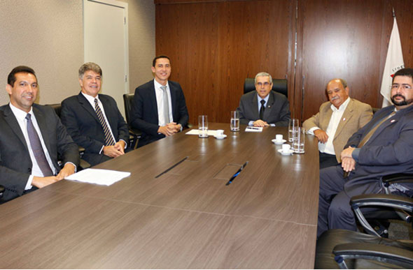 Reunião com o presidente do Tribunal de Justiça de Minas Gerais / Foto: Reprodução/Facebook