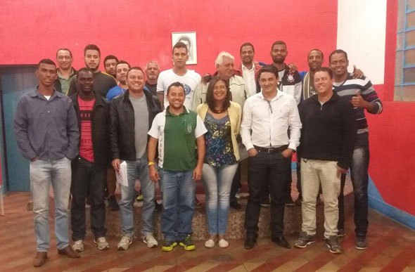 Dirigentes de 13 equipes estiveram presentes na sede da Liga Eclética e confirmaram presença do Campeonato Regional de futebol amador / Foto: Divulgação