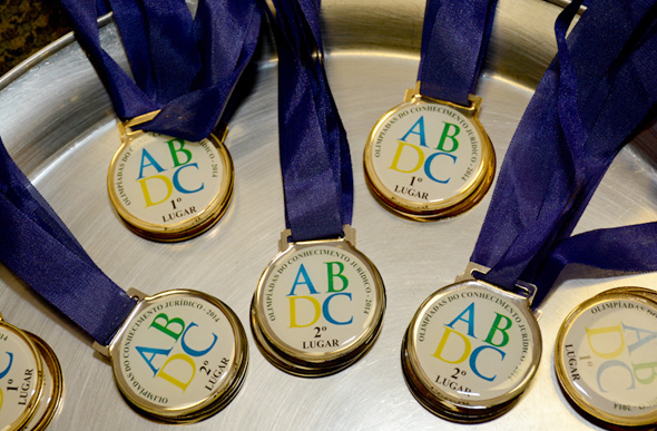 Medalhas da Olimpíada do Conhecimento Jurídico do ano de 2014 / Foto: bdireitocivil.com.br 