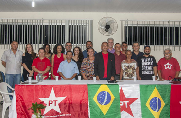 Executiva municipal e presidente tomaram posse nessa segunda-feira (5). Eleições aconteceram em abril / Foto: Divulgação
