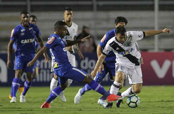 Cruzeiro e Ponte Preta disputaram jogo sonolento na noite desta quinta-feira, no Moisés Lucarelli / Foto: Divulgação 