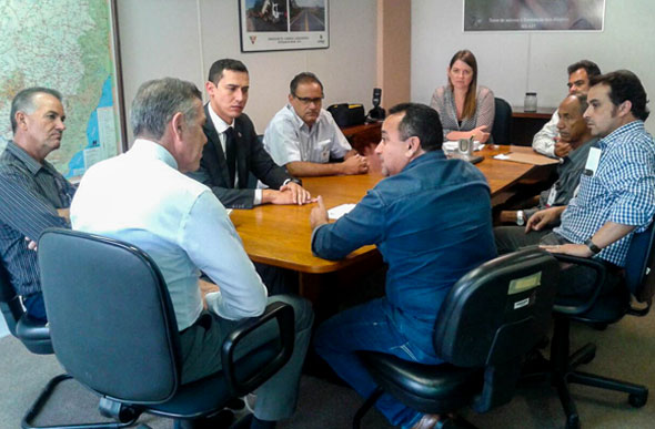 Reunião aconteceu na última quinta-feira (1°) com a presença de prefeitos e líderes da região / Foto: Divulgação