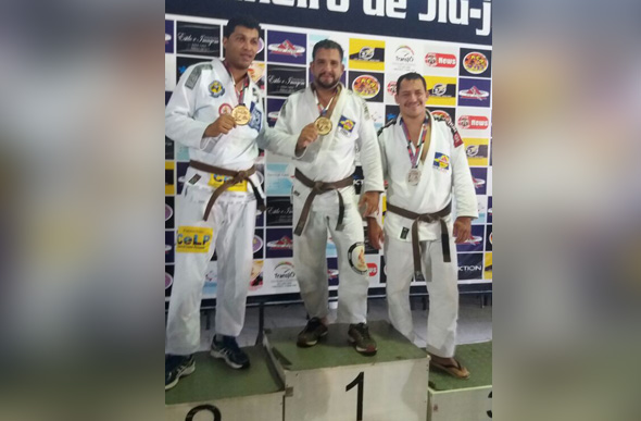 No pódio, em 1º lugar, Humberto Cota Junior - medalha de ouro / Foto: Divulgação  