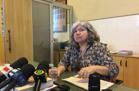 A pesquisadora Myrna Bonaldo garantiu que a vacina contra a febre amarela não perdeu a eficácia mesmo após a constatação de mutações no vírus da doença / Foto: Cristina Indio do Brasil/Agência Brasil