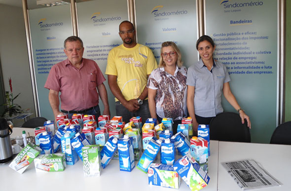Foram doados 43 litros de leite para a APAE Sete Lagoas / Foto: Sindcomércio