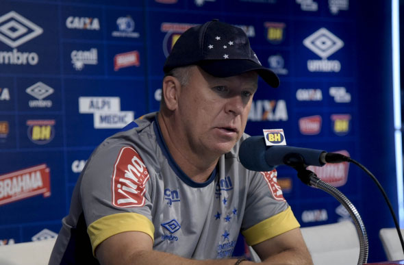 Mano Menezes será obrigado a fazer mudanças no Cruzeiro devido a lesões/Foto: Divulgação