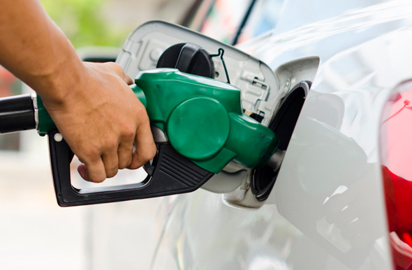 A gasolina, com essas mudanças, pode recuar 2,3% nas bombas ou R$ 0,09 por litro / Foto: wp.ufpel.edu.br