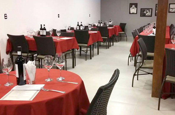 O restaurante Miracolo possui um ambiente aconchegante e familiar / Foto: Reprodução Facebook/Miracolo Sete Lagoas