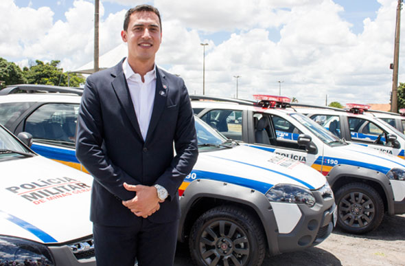 Douglas Melo entregou novas viaturas da Polícia Militar a nove cidades da região / Foto: Ascom Dep. Douglas Melo