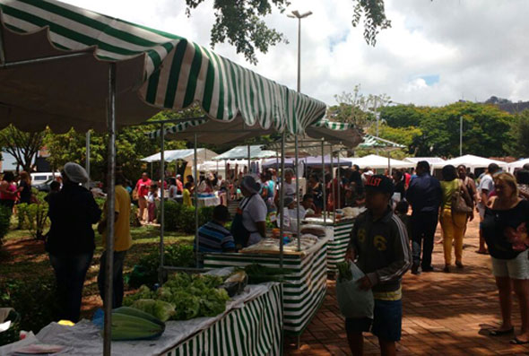 Feira teve grande movimentação de público no primeiro de funcionamento/Foto: SeteLagoas.com.br