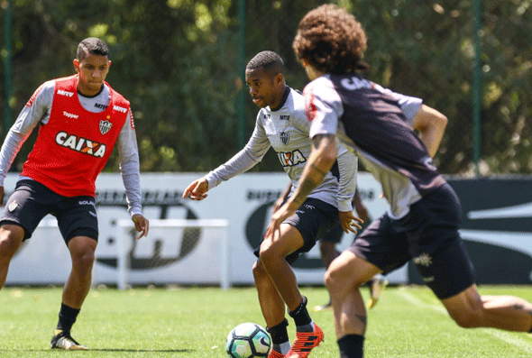 Robbinho estará uma das esperanças do técnico Oswaldo de Oliveira para o confronto com o Bahia/Foto: Divulgação