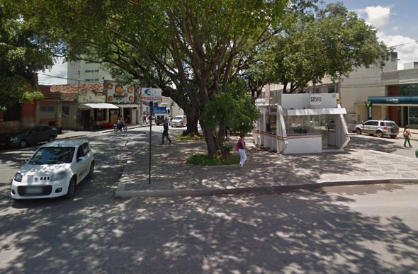 C.E.R.S foi preso na Praça Alexandre Lanza, onde funciona atualmente um posto da Guarda Municipal - Foto: Google Street View