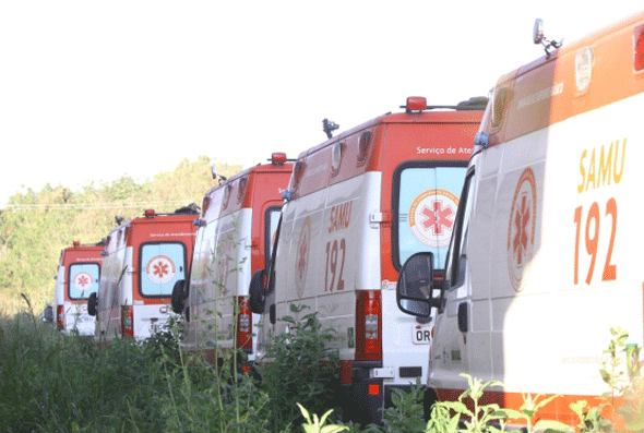 Ambulâncias do Samu estão paradas em um galpão às margens da rodovia MG-424, em São José da Lapa, na Grande BH/Foto: Divulgação