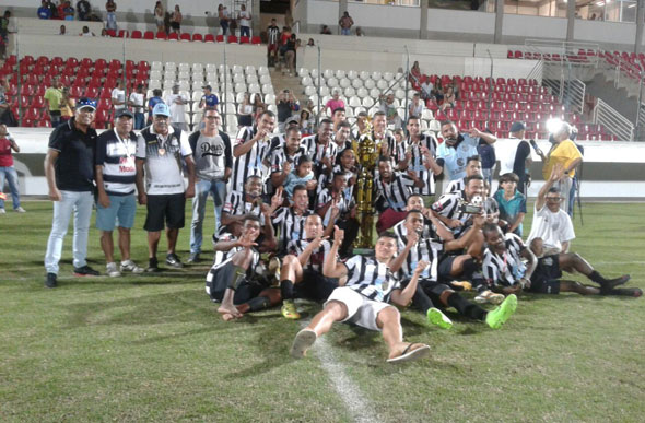 Confirmando o favoritismo, o Ideal conquistou o título do Campeonato Regional de futebol amador 2017 / Foto: 