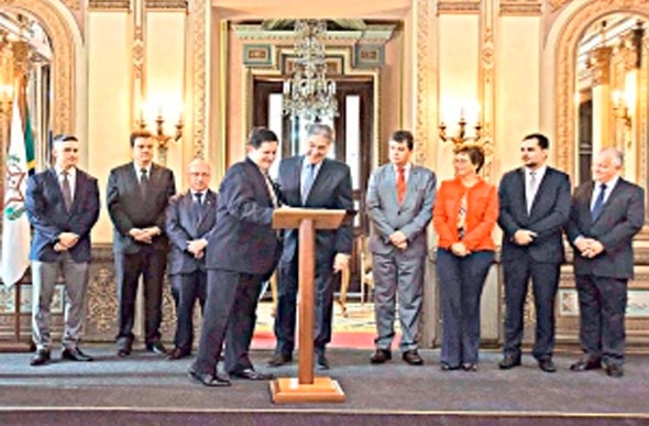 Termo de cooperação foi assinado ontem pelo governador Pimentel e representantes do Ministério Público de Minas e Tribunal de Justiça