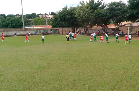 O Campo do Curitiba recebeu duas partidas no domingo de manhã. / Foto: Divulgação