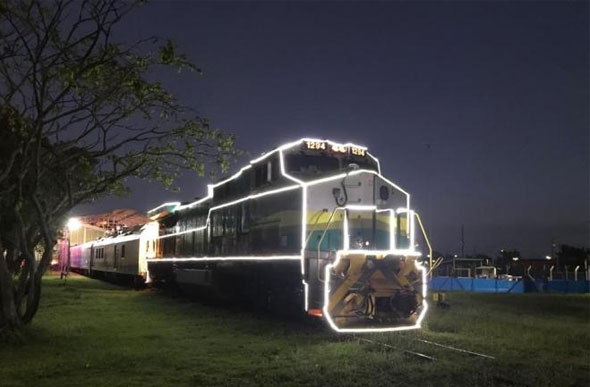 Foto: Reprodução Diário do Aço/ A partir desta semana, os 17 vagões serão iluminados com cerca de 6 mil metros de lâmpadas de LED