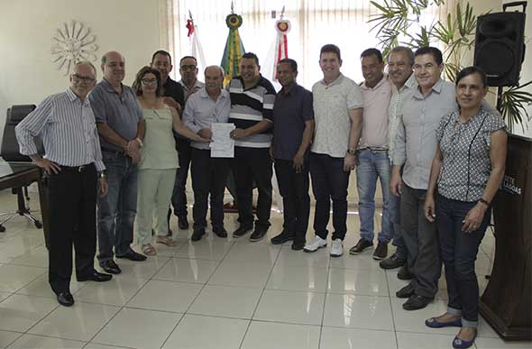 Vereadores se reuniram com o prefeito para a devolução dos recursos/ Foto: Alan Junio