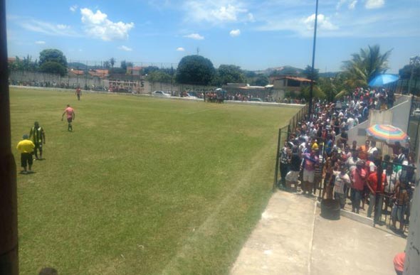 Um grande público esteve presente no Campo do Ideal no último domingo. - Foto: divulgação