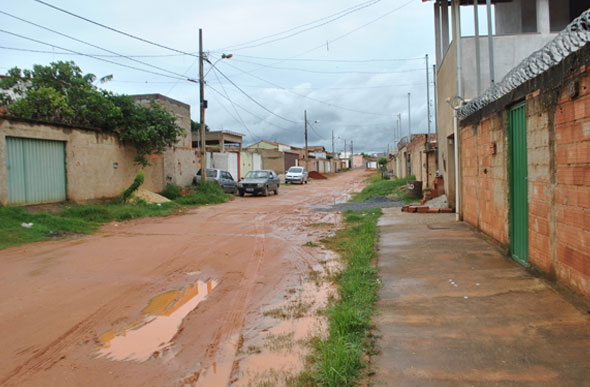 Rua Vicente Francisco da Silva no bairro Verde Vale / Foto: Naiara Barbosa