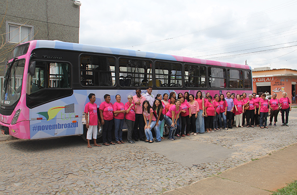  Um ônibus, plotado com as cores das campanhas, já está circulando pela cidade/ Foto: Ascom PMSL