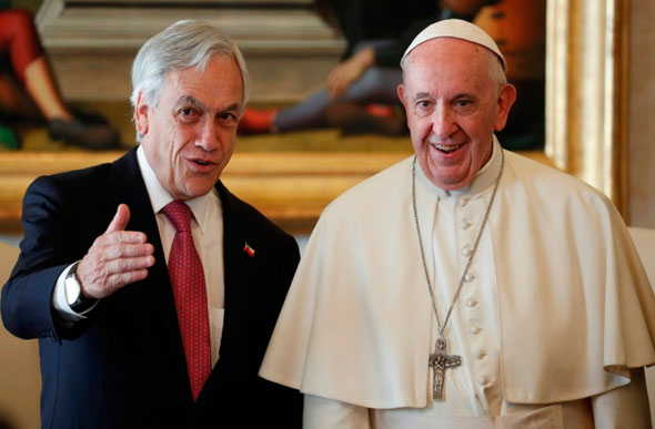 Papa Francisco teve uma reunião com o presidente chileno Sebastian Piñera no Vaticano / Foto: POOL/AFP