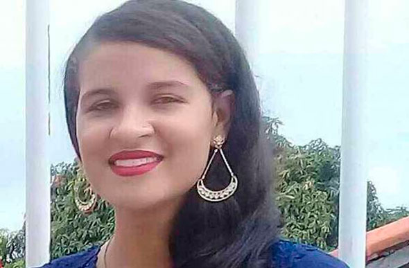 Mara Cristina Ribeiro da Silva, de 21 anos, foi assassinada na última segunda-feira e teve o filho arrancado da barriga (foto: Facebook/Reprodução da internet)