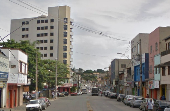 O acidente aconteceu na avenida Antônio Olinto no centro de Sete Lagoas/ Foto: Street View