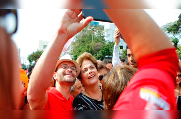 Foto: Leo Fontes/O Tempo/Estadão Conetúdo/ Dilma faz campanha em Contagem (MG)