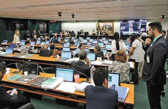 O parecer do relator Marcelo Freitas (PSL-MG), favorável às mudanças na Previdência, está previsto para votação hoje na CCJ./ Foto: Wilson Dias/Agência Brasil