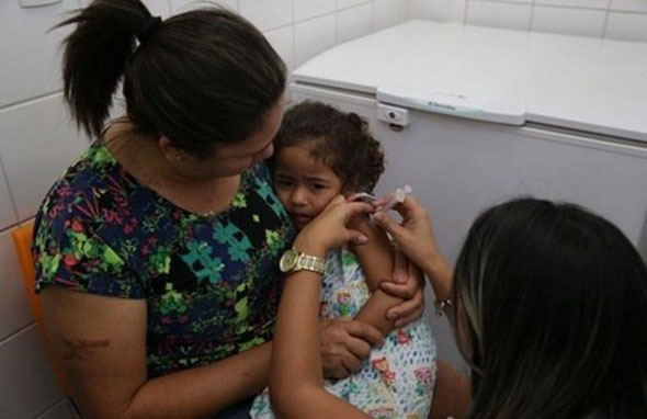 Crianças até 6 anos incompletos devem ser vacinadas./ Foto: Agência Brasil