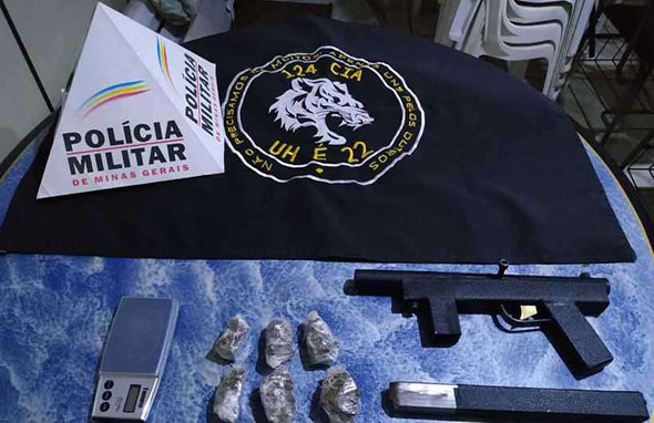 Material apreendido foi encaminhado para a delegacia./ Foto: Polícia Militar/Divulgação