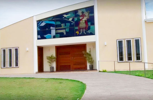  Fachada da Igreja de Santo Expedito em Sete Lagoas. - Foto: Reprodução Internet