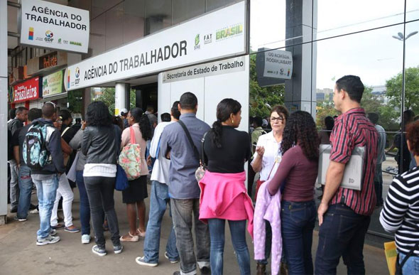 No segundo trimestre, a taxa de desemprego do país recuou para 12%./ Foto: Foto: José Cruz/Agência Brasil/ 