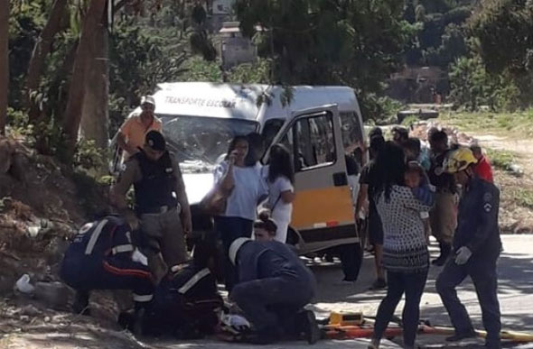 Foto: Bombeiros/Divulgação/ Pelo menos três vítimas ficaram feridas em estado grave, segundo os Bombeiros