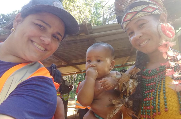 Gisele Mendes visita aldeia de índios/ Foto: Arquivo pessoal