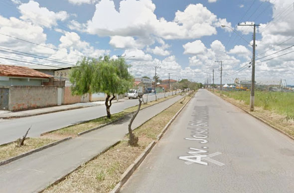 O crime aconteceu na avenida José Sérvulo Soalheiro, localizada no bairro Jardim dos Pequis./ Foto: Google Street View/Reprodução
