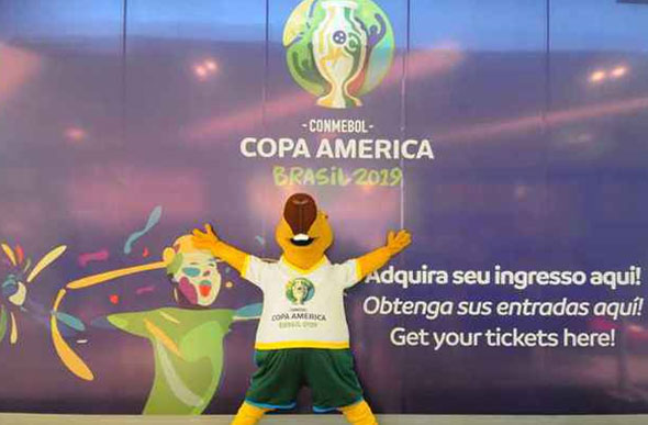 Zizito, a capivara mascote da Copa América - Foto: Alexandre Guzanshe/EM