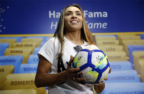 Jogadora foi homenageada durante cerimônia do Comitê Olímpico - Foto: Fernando Frazão/Agência Brasil