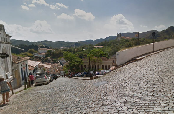 Foto: Reprodução Google Street View/ Ouro Preto - Crime aconteceu no palco montado na Praça Orlando Trópia