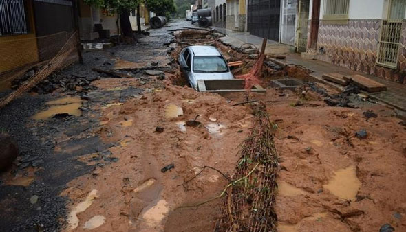 Chuva atingiu o município de Muriaé nessa sexta-feira (7) — Foto: Silvan Alves/Arquivo Pessoal
